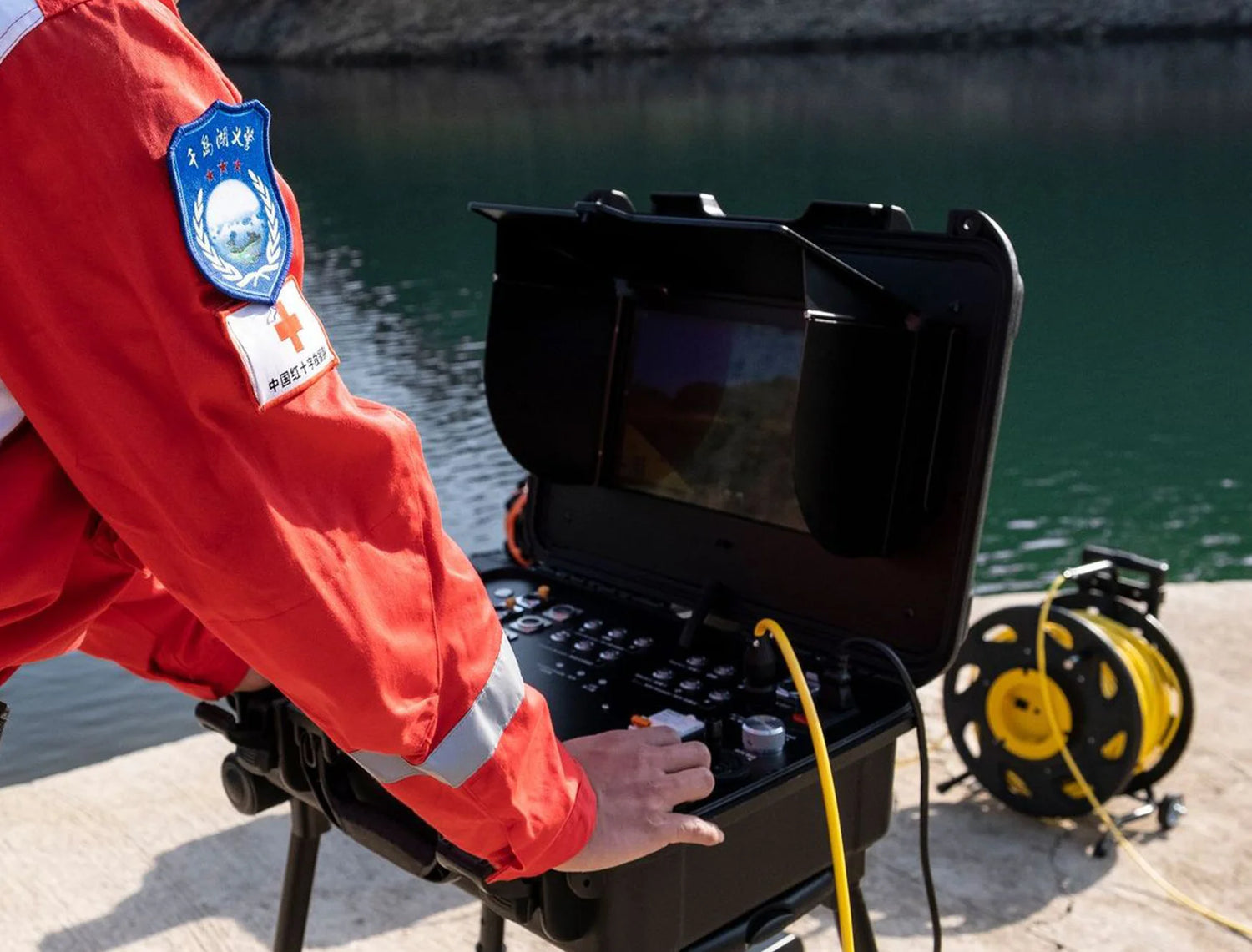 CHASING AC POWER SUPPLY